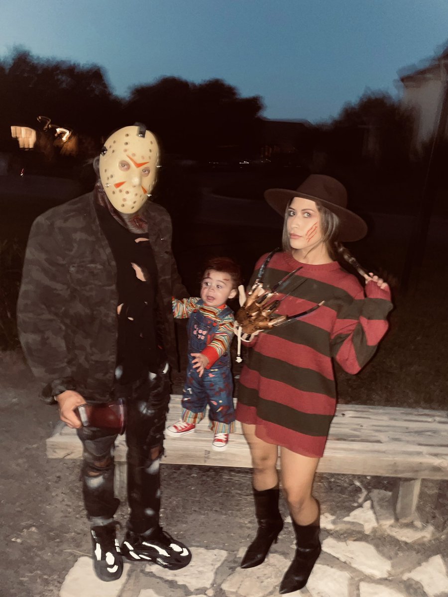 driibts's tweet photo. We are family til the end 🔪🖤 https://t.co/uUOvOTVDch