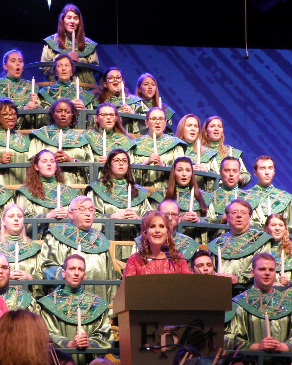 EXCITING ANNOUNCEMENT🌟so thankful to be invited back to narrate 9 shows of Candlelight Processional at EPCOT
December 2,3 &amp; 4
This is the most special event for me to be a part of with my Disney family. I am thrilled my own family will be joining me as well. See you soon❤️