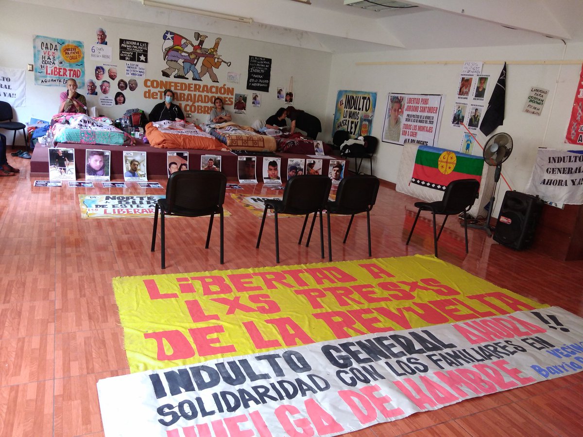 madres_x's tweet photo. Nos invaden sentimientos de maternidad tan grandes y poderosos que duele.
Admiración por la lucha que llevan sus cuerpos con útero y ovarios que ya poco nos quedan pero resisten a todo
Exigimos libertad para nuestrxs hijxs
#LeyDeIndultoGeneral #LiberarALxsPresxsPoliticxs https://t.co/JIOox0G1V6
