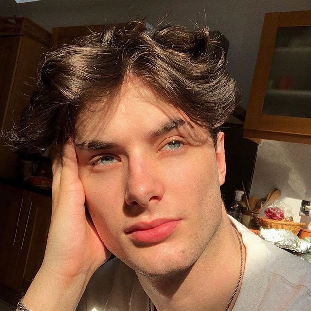 AnaCarrots__'s tweet photo. stupid love- Au Shirbert

Anne é uma arquiteta que é chamada para elaborar o projeto de uma casa,Gilbert Blythe é o engenheiro da mesma obra e não concorda com absolutamente nada que Anne propõe.
Essa rincha dos dois pode ir muito além do esperado e talvez virar outra coisa.... https://t.co/I7aBBn1nnk