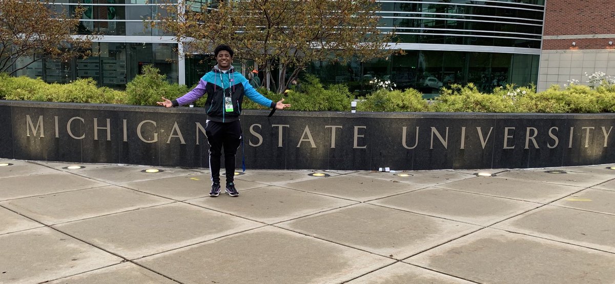 RayShawnPoole1's tweet photo. @MSU_Football you did not disappoint!!! My family thoroughly enjoyed the game and all of the festivities for the recruits.  Go State!  @AL6AFootball https://t.co/VVJQCA3g09