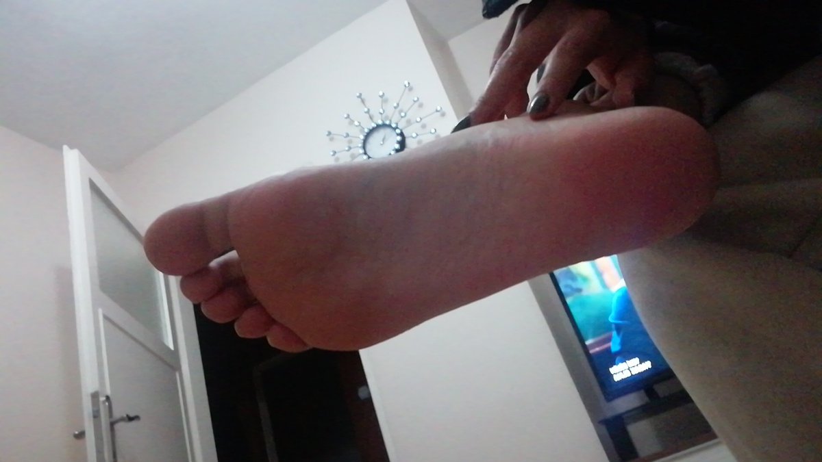 Ayağımın altını temizlicek aciz pis köleler nerdesiniz😈

#sahibeankara #finansalkoele