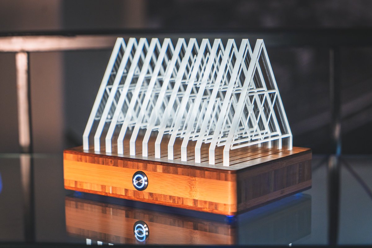 neilhilken's tweet photo. ECHO: Geometry physical/digital NFT series is live! You can check them out on @withFND here: https://t.co/XB58FjkZVn

#NFTCommunity #NFTcollection #woodworking #Animation https://t.co/xt96XcnuZI