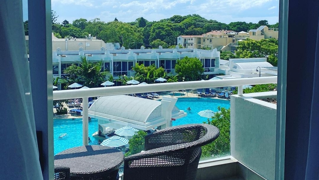 Rausch_Intl's tweet photo. ☀️ What a way to start the day! ⁠
Gorgeous spot @michaelarchieval #repost⁠
.⁠
Featuring our 'Shell Island Occasional Chair'⁠
#sofitelnoosa
#spotrausch
#luxuryoutdoor https://t.co/wkcQKx9wGB