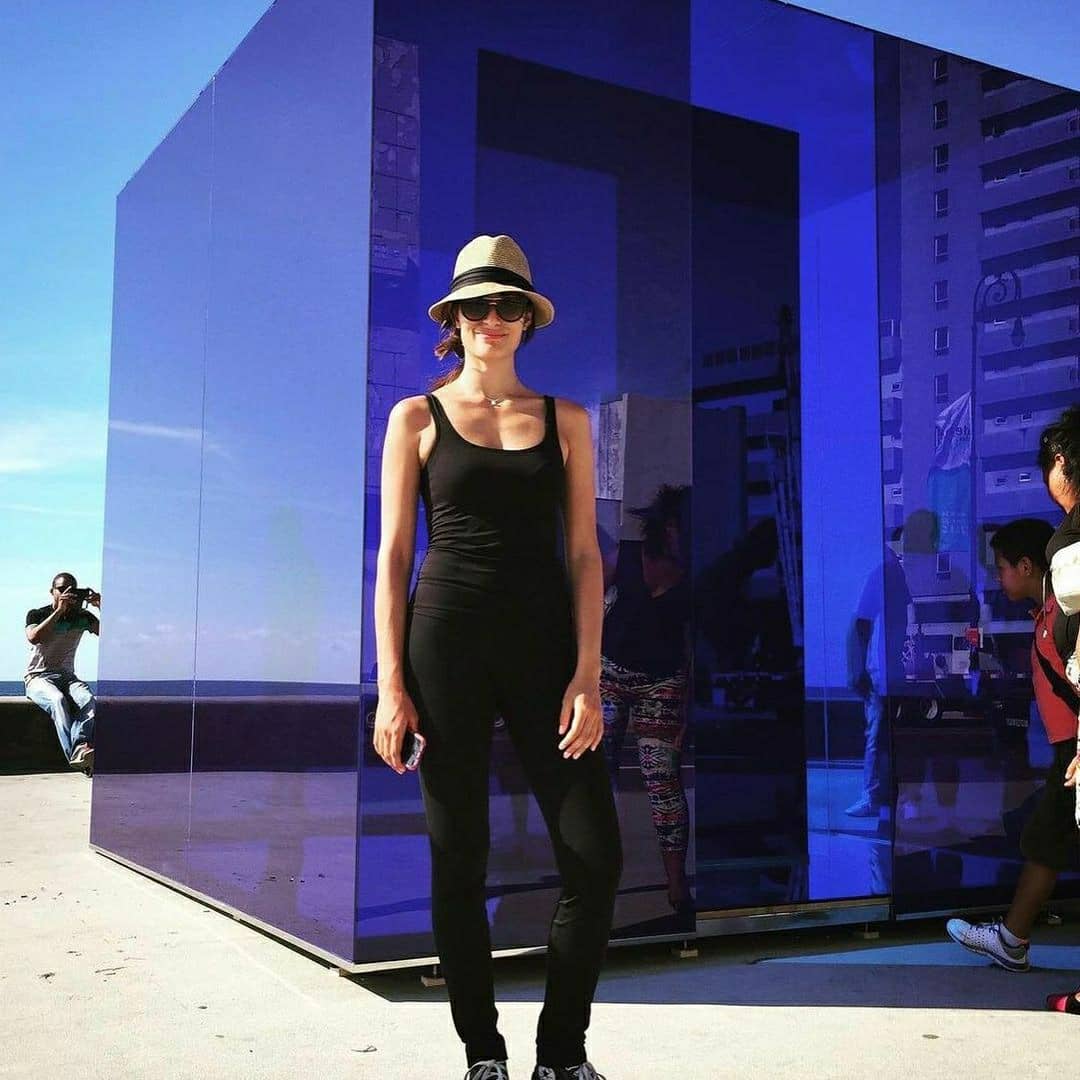 CorazonPartioOF's tweet photo. IG @alejandrosanz En este viaje a USA he visto mucho arte. Inspirador por lo que nos enseña de nosotros mismos...Gracias @rachelvaldes_studio por dejarme entrar en tu cubo azul.
#CUBOAZUL 🟦 #RachelValdés https://t.co/1bDveRbr1S