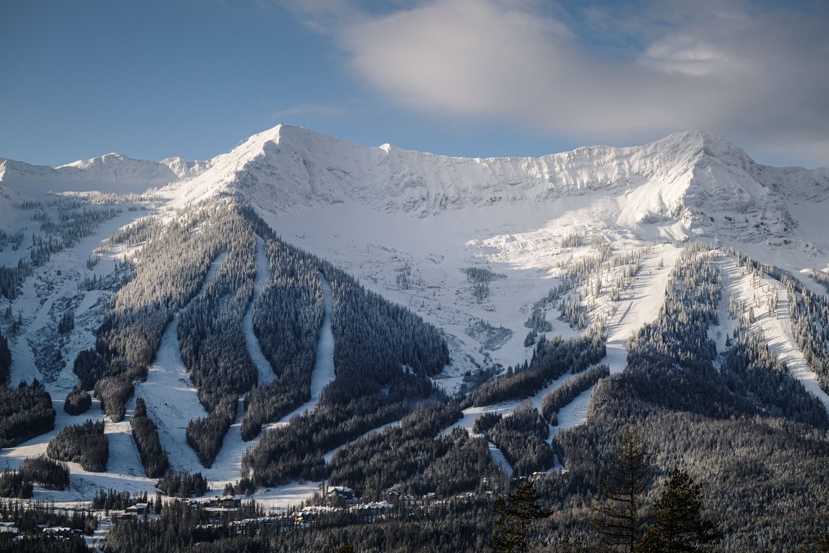 SkiFernie's tweet photo. Following the advice provided by the Provincial Government Health Authorities, RCR has decided to require proof of COVID-19 Immunization Record to access all chair lifts and indoor facilities at our resorts this winter. 
For further details, please see https://t.co/5wKkHnf8BN https://t.co/cA54TTkPPK