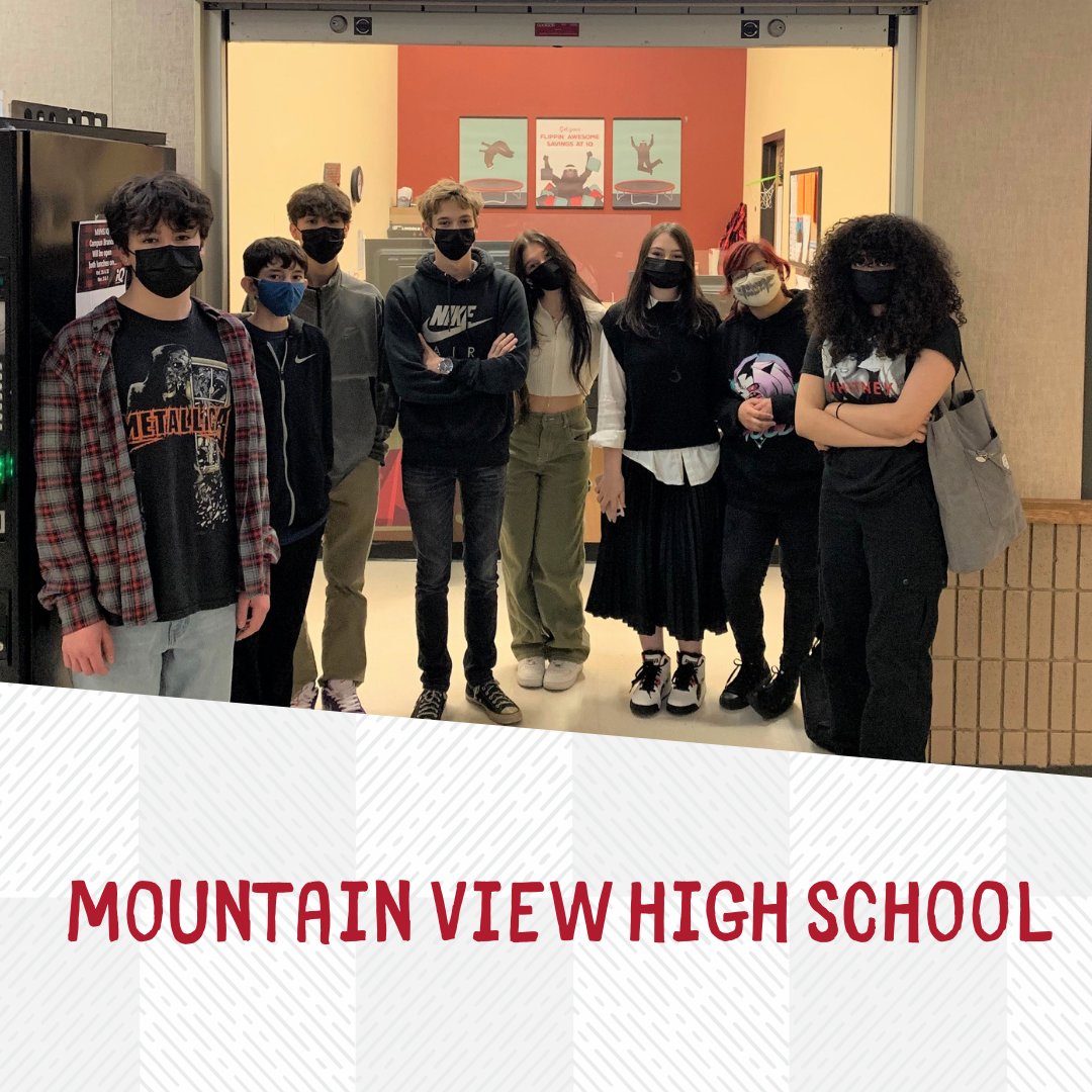 iQcreditunion's tweet photo. This week iQ campus branches opened up at high schools around Clark County, including a new branch at Heritage HS. Campus branches help high schoolers learn career skills while operating a real branch that's open to students and faculty. Now that’s what we call intelligent! https://t.co/ZjEVd1V5Pi