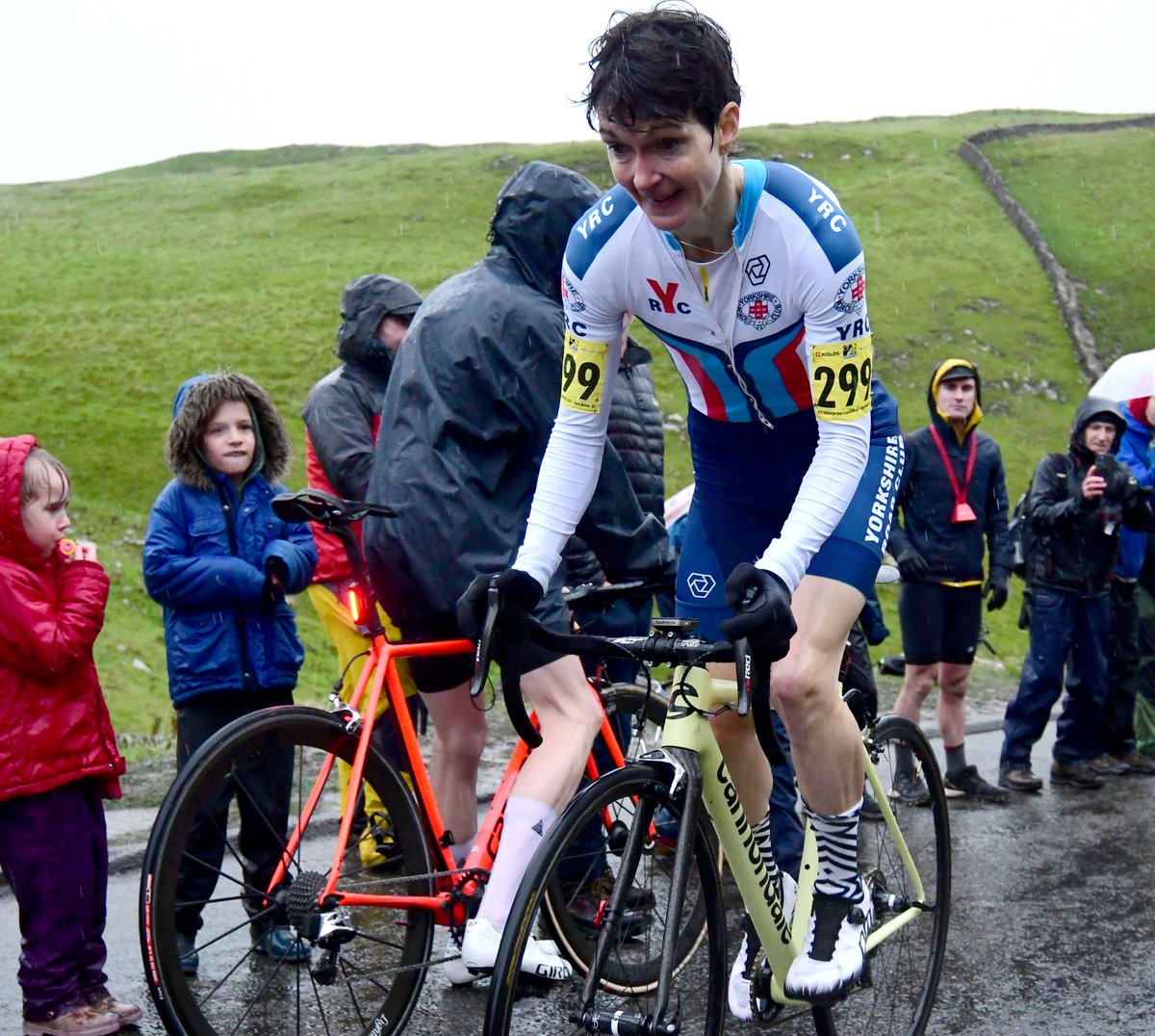 VeloUK's tweet photo. Being the best of the best means giving your all... #painfaces #hillclimbs #Winnats #goingdeep https://t.co/AVD4vZhQHX