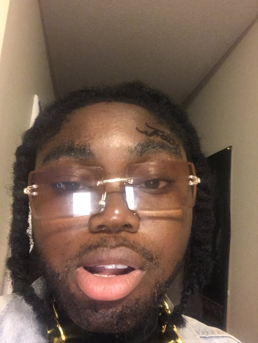 lil_souffff's tweet photo. yerrrr i dressed up as pop smoke (my fave rapper) for halloween 💙💫💫 https://t.co/6vhOpPqmid