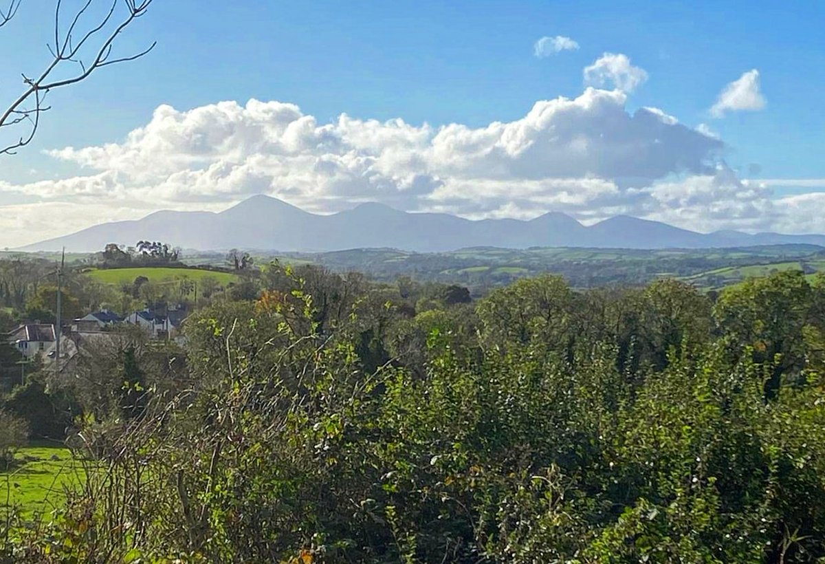 Mournelive's tweet photo. An expansive view of the #Mournes from the lovely #walking route at Tobar Mhuire, Crossgar. #mountains #landscape #views #scenery https://t.co/VmjbPPt6ql