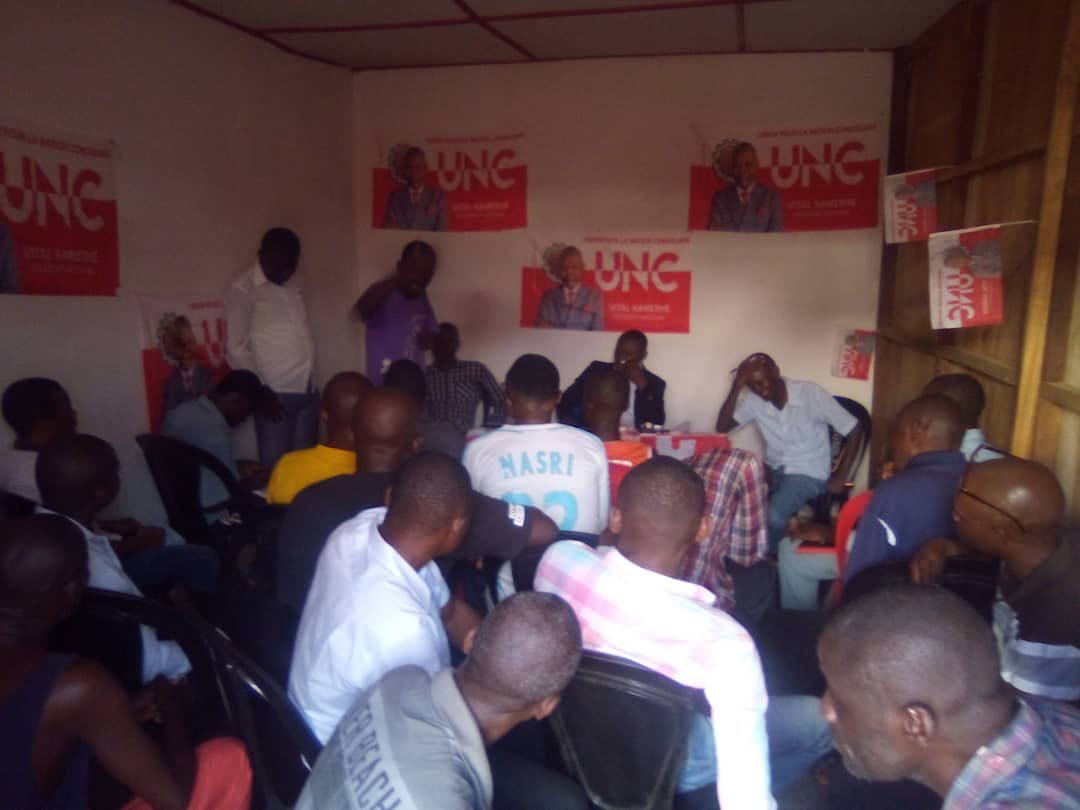 BillyKambale1's tweet photo. Comme dans une religion avec la foi d’un long chemin vers l’espérance. 
Les rouges blancs se réunissent de partout. Ici nous sommes à Tshela dans le Kongo Central. 

Cap sur l’objectif !!! https://t.co/eyh4V7cc7L