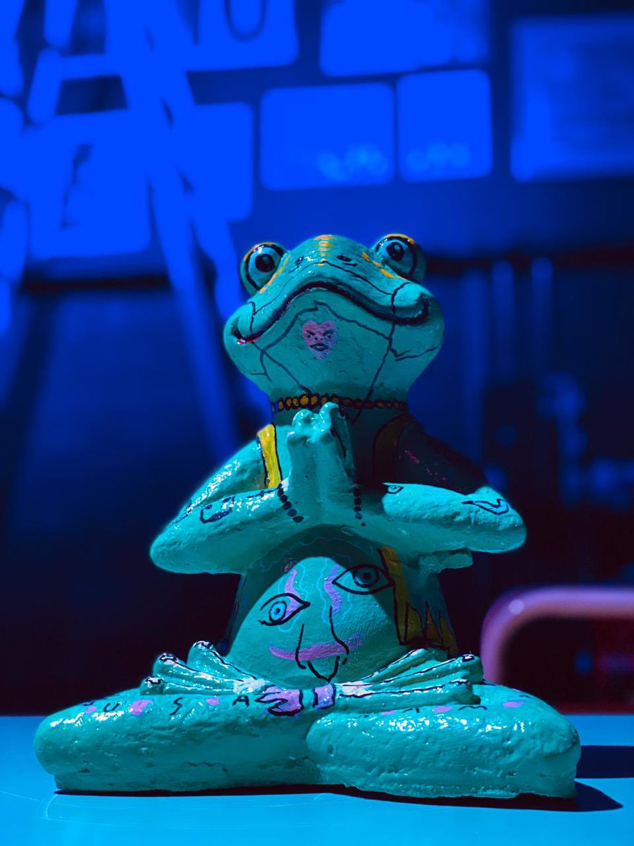 namaste 🙏🏻🐸