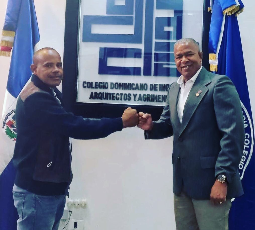 CodiaCentral's tweet photo. El presidente del Colegio Dominicano de Ingenieros, Arquitectos y Agrimensores (CODIA), ingeniero Dolores Núñez juramentó en la sede-central del gremio a los nuevos directivos de la delegación CODIA-El Seibo. #Codiard https://t.co/yi6lpfVIoY