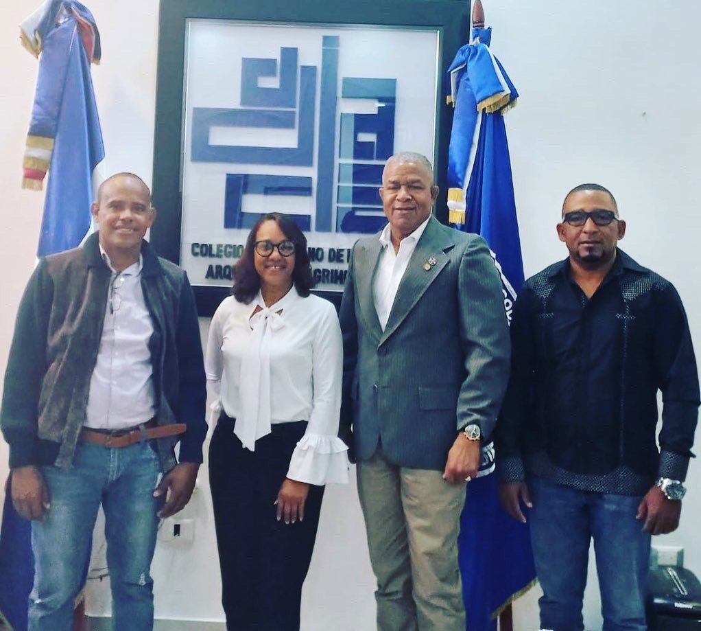 CodiaCentral's tweet photo. El presidente del Colegio Dominicano de Ingenieros, Arquitectos y Agrimensores (CODIA), ingeniero Dolores Núñez juramentó en la sede-central del gremio a los nuevos directivos de la delegación CODIA-El Seibo. #Codiard https://t.co/yi6lpfVIoY