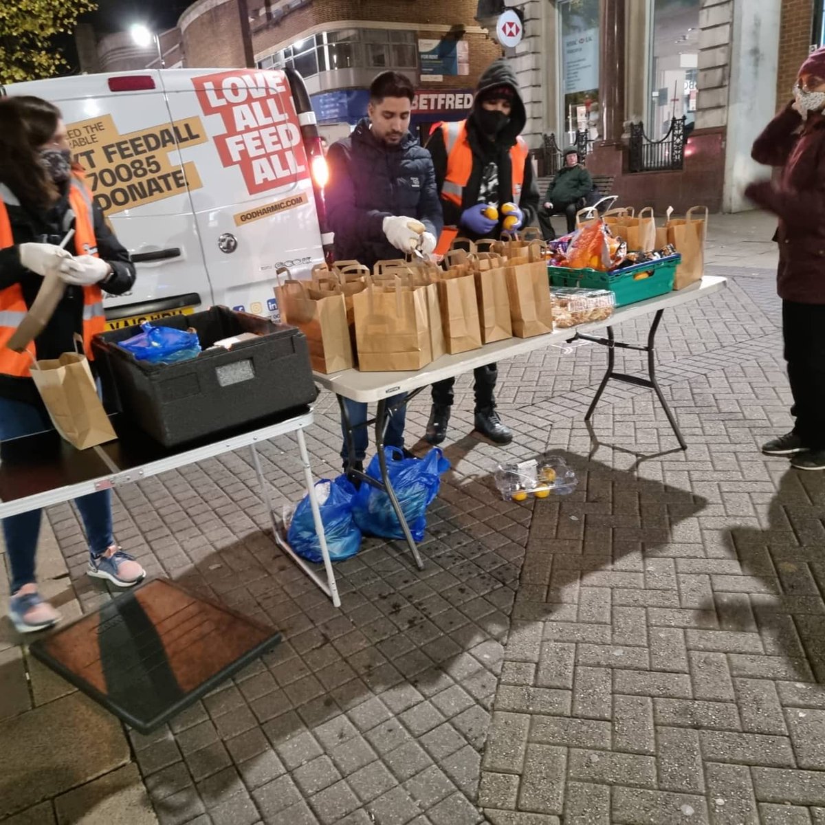 HanumanDassGD's tweet photo. Leaders at #COP26Glasgow continue to talk but the reality on the streets is the same!
50% of food going in the bins while people are going hungry. Where is the #climatejustice while there is so much waste.
@GoDharmic @WFP #foodisclimate https://t.co/UqGPE0edwU