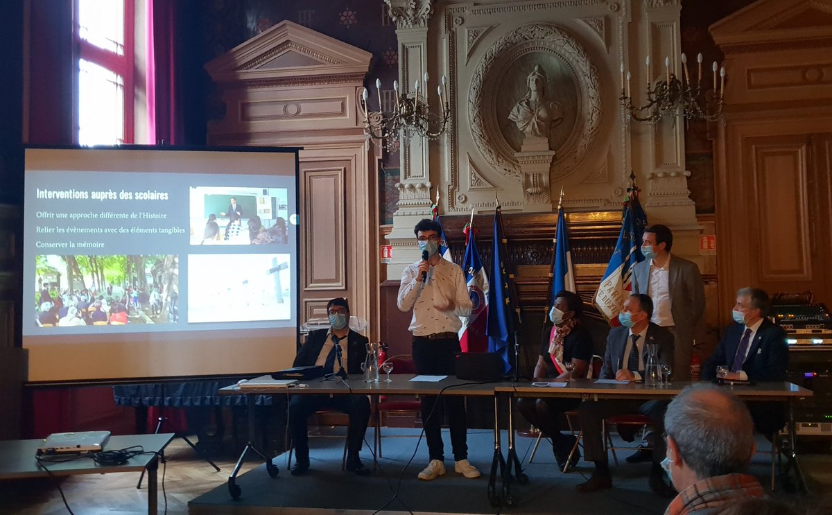 6/ Maël Battmann présente la richesse des activités des comités de l'est parisien du #SouvenirFrançais : voyages de mémoire, entretien des tombes de soldats, conférences et commémorations. Un vrai travail de fond, doublé d'un sympathique esprit d'équipe !

#AG_SF_30oct21