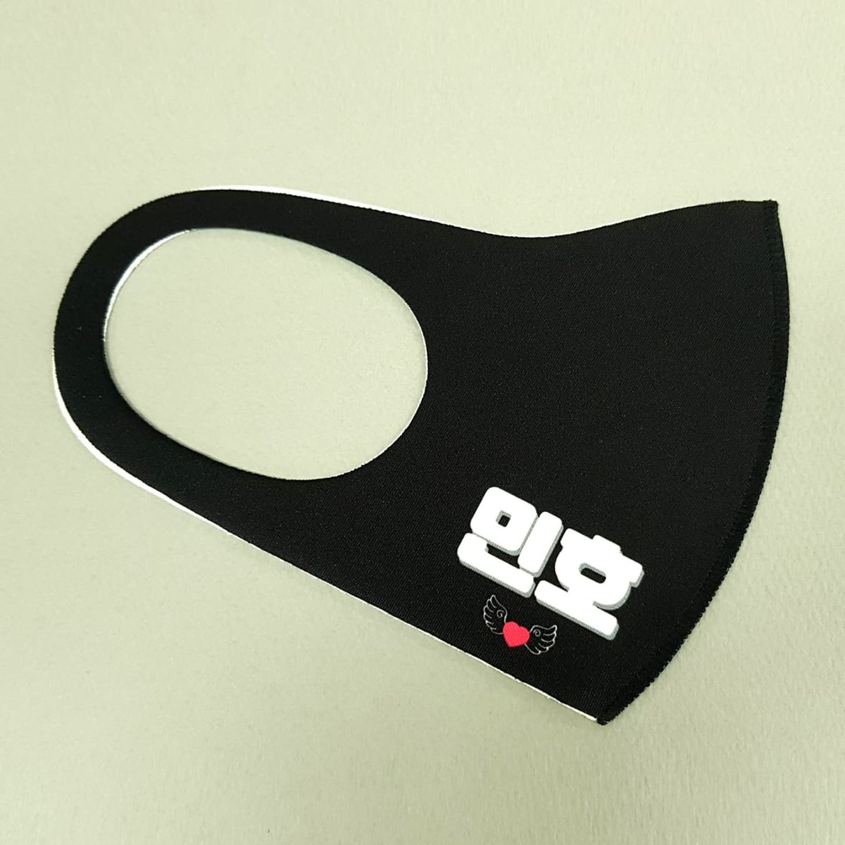 slogankorea's tweet photo. 원하는 나만의 디자인으로 제작할수 있는
#콘서트필수품  #톱스타마스크

카카오상담 : https://t.co/JoqoWQk9fj

#콘서트마스크 #마스크주문제작 #커스텀마스크 #팬클럽마스크 #반사마스크 #아이돌응원 #마스크굿즈 #콘서트응원도구 #응원도구 #슬로건코리아 #미스터트롯 #장민호 https://t.co/JKibJgKqjz