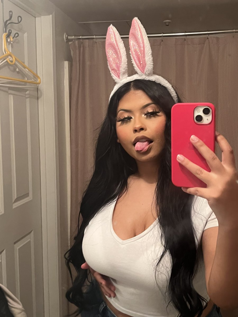 __lysssss's tweet photo. 🐰<3 https://t.co/qUdfgdXms0