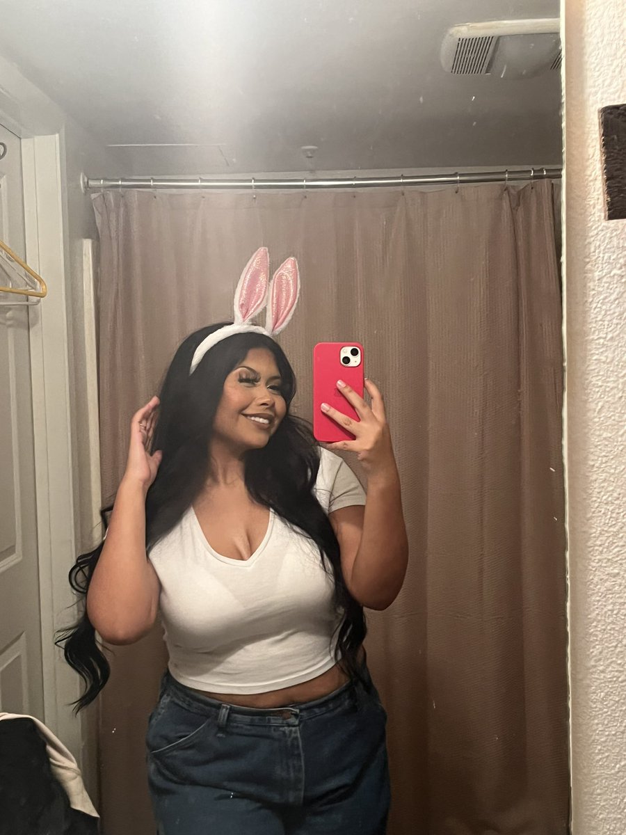 __lysssss's tweet photo. 🐰<3 https://t.co/qUdfgdXms0