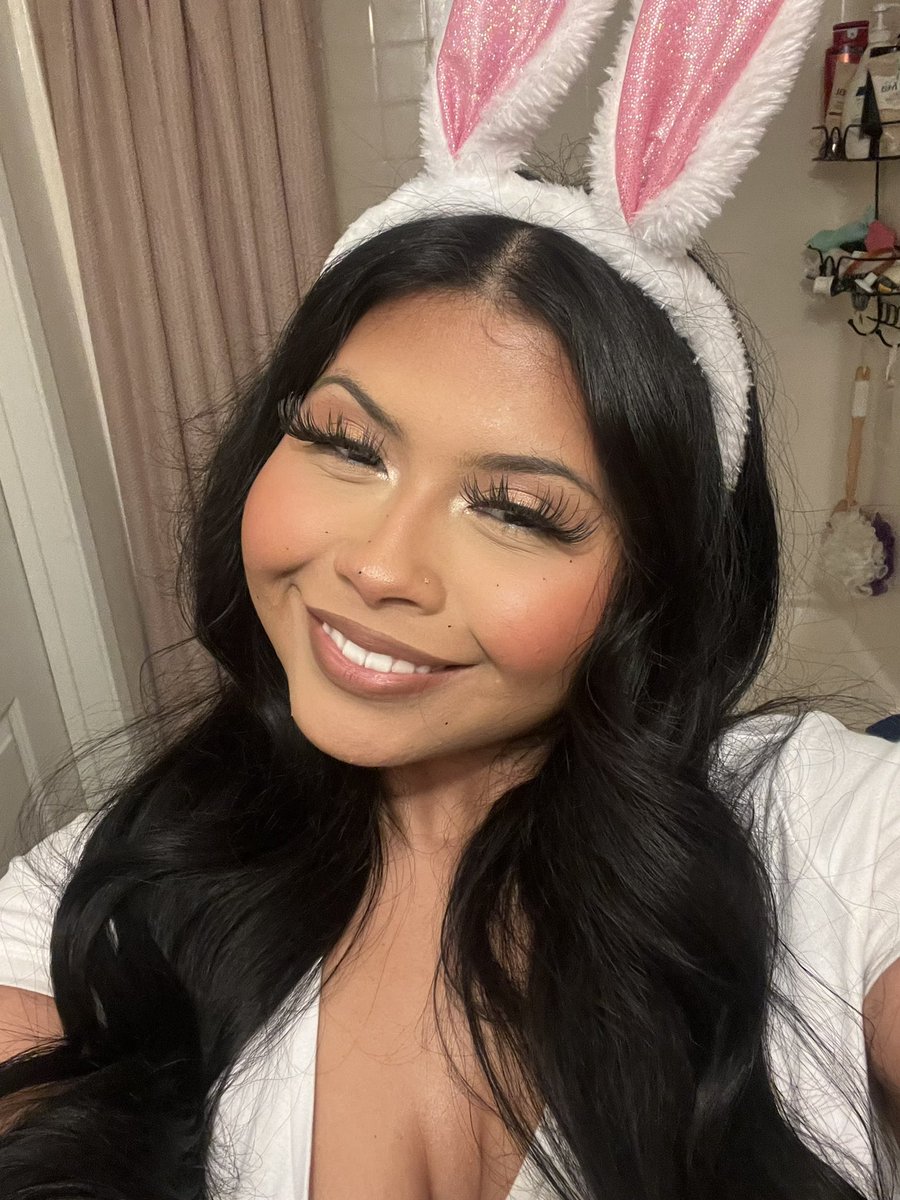 __lysssss's tweet photo. 🐰<3 https://t.co/qUdfgdXms0