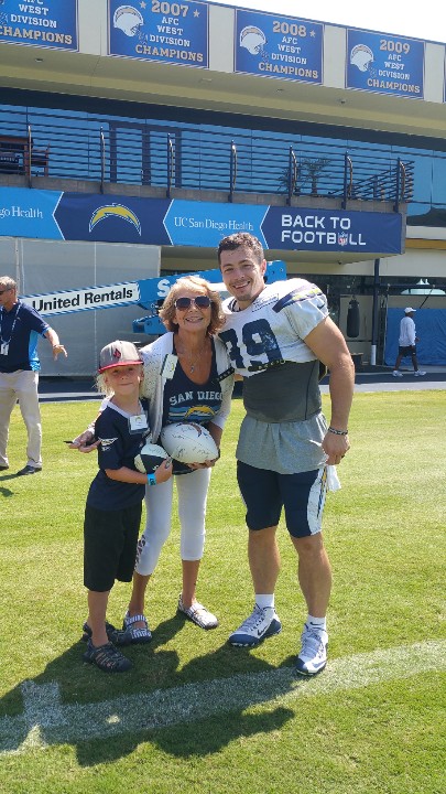 num1_chargerfan's tweet photo. @LaurenMurfff loved him TOO... LOOK💙💙 https://t.co/uq0H39z7lh