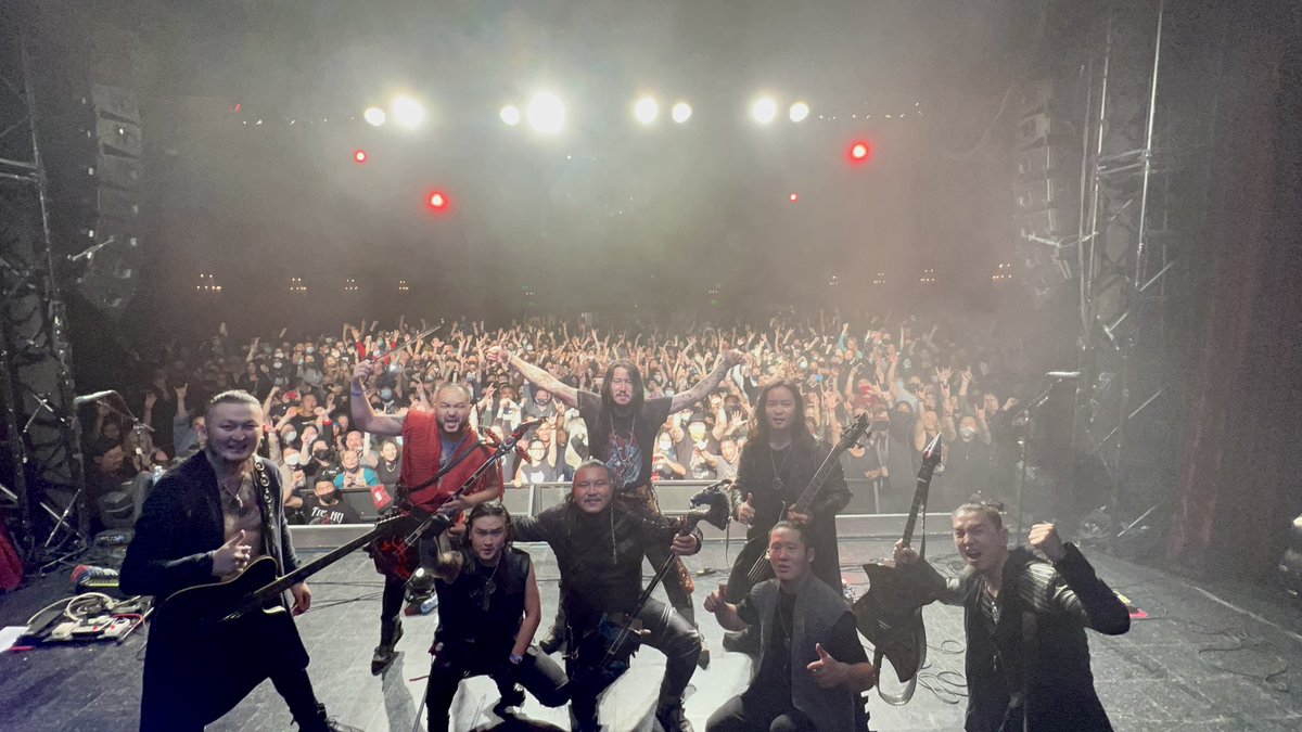 TheHuOfficial's tweet photo. Thank you Los Angeles!! Our North American 2021 The Hun Tour has come to an end. We can’t wait to see you guys again next year! Europe get ready, we’ll be seeing see you in the Spring! 🤟 #TheHU #TheHunTour https://t.co/xdBy1By8k4