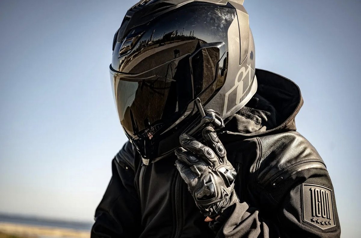 IconMotosports's tweet photo. Under those "stealthy" looks lies the @MIPSProtection System on the Airflite Stealth!
•
•
🏍️ : @anubis_10r 📸 : @tk_photography106 #rideicon #rideamongus #iconmotosports #Airflite #AirfliteStealth #MIPS #MIPSPROTECTION @mipsprotection #iconhelmet https://t.co/KkuQvaFEWZ