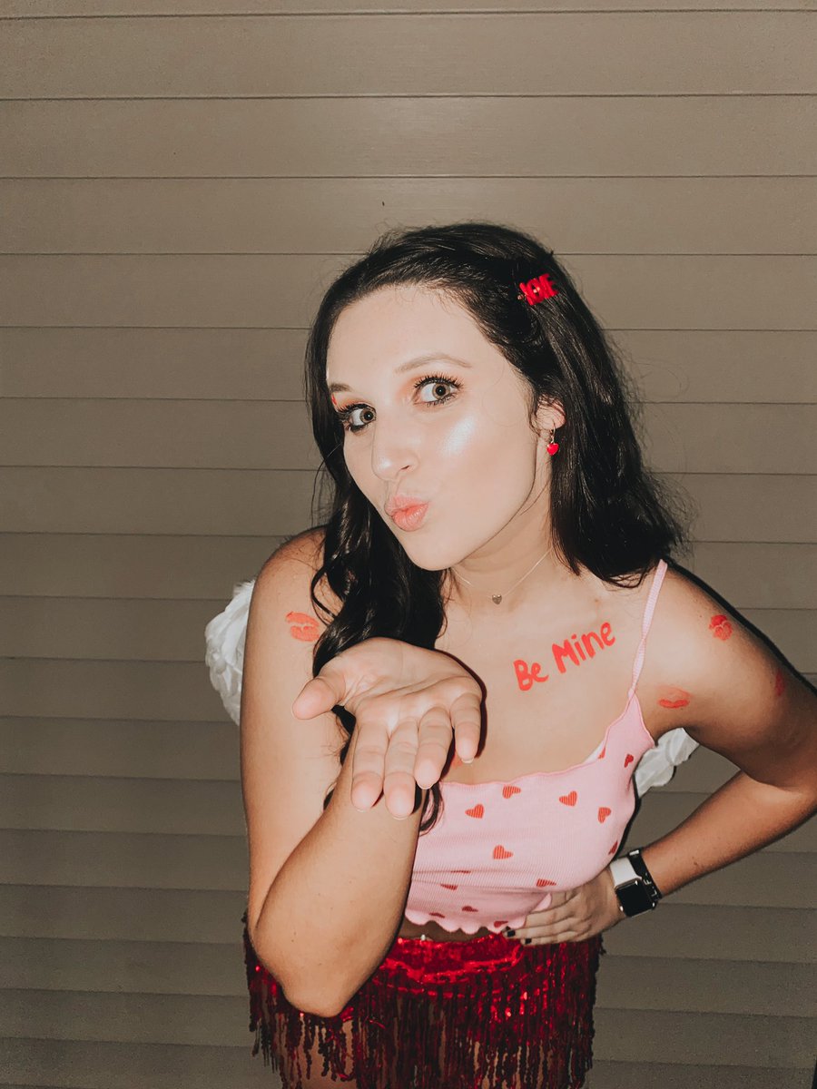 Spooky season is officially over and we are BIG sad about it..
BUT to make up for it here are some of our sister’s fun Halloween costumes! 

Comment what you dressed up as or what your favorite candy to get while trick or treating is 🎃