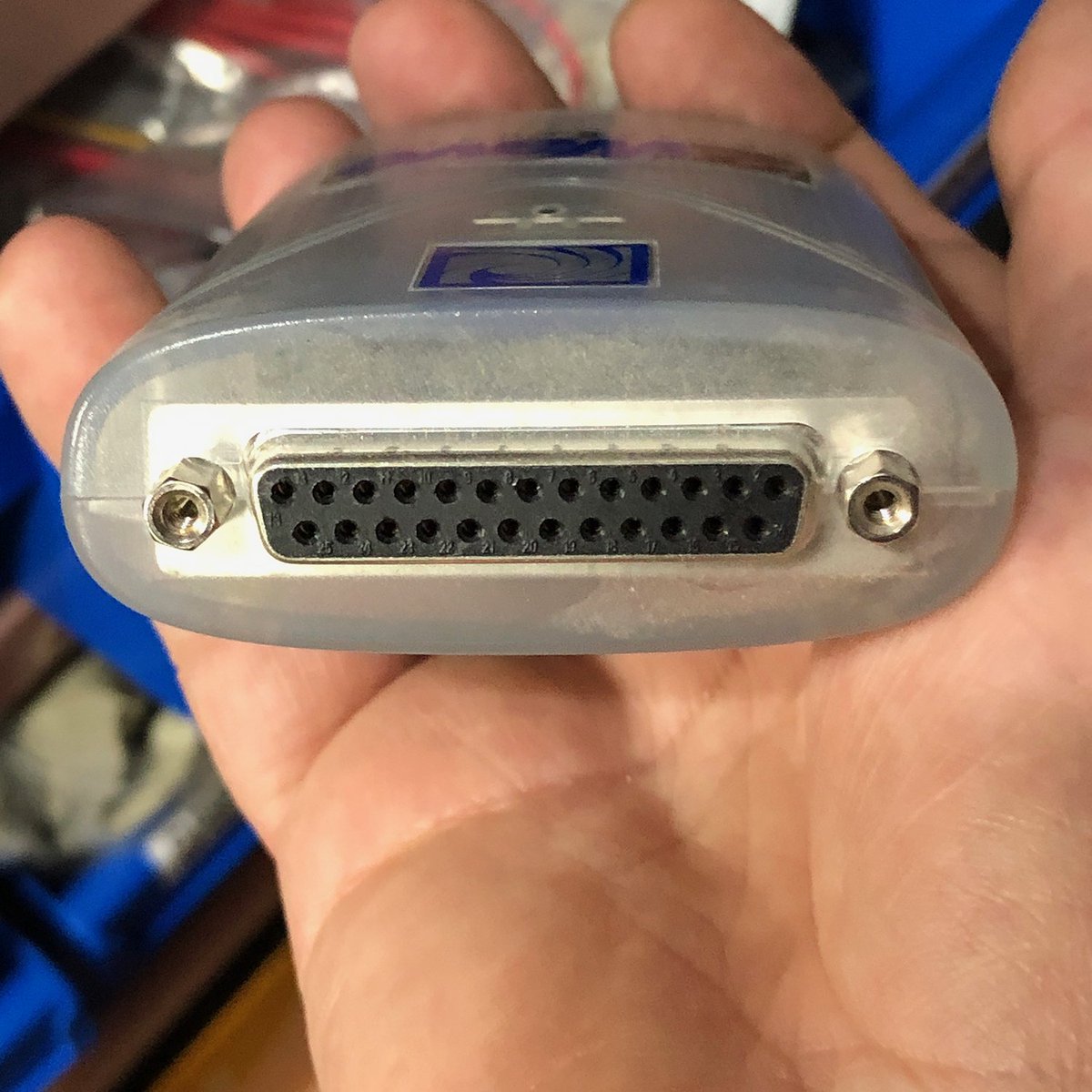JAYTEEAU's tweet photo. I'm not a hoarder...
I'm a collector of tech antiquities
#firewire400 to #SCSI adaptor
I did a quick search...
Apparently I'm sitting an a gold mine ๐ https://t.co/IxLJTfZ4uA