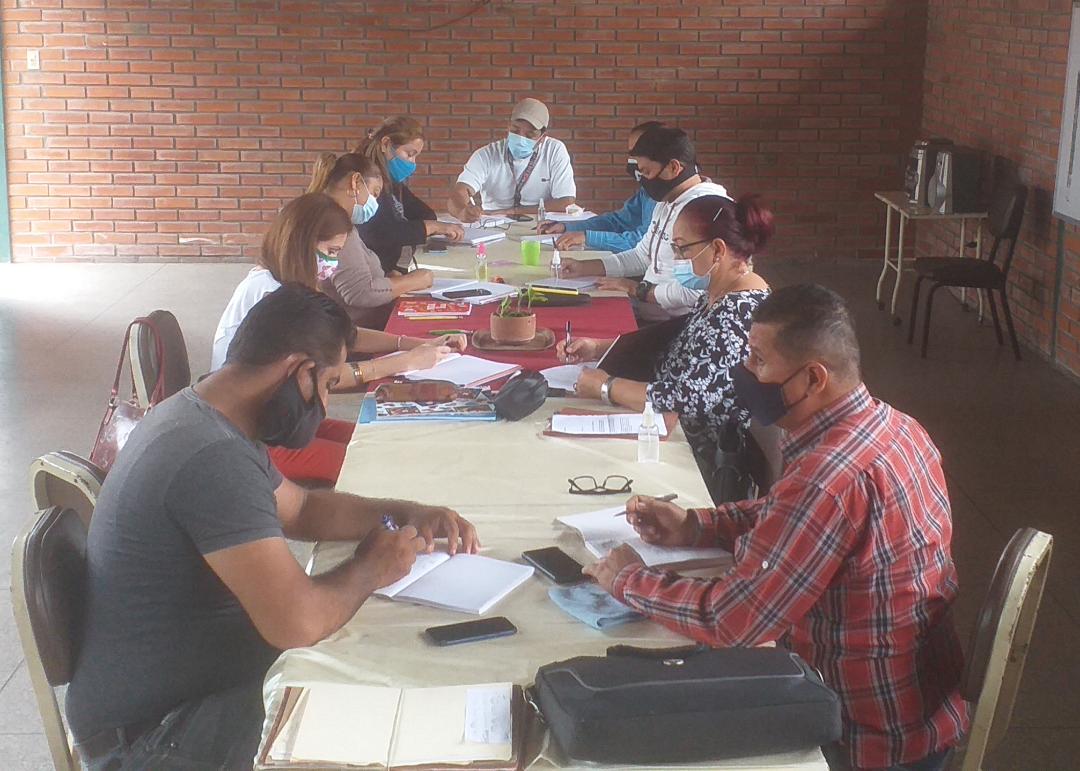 redintergranfe's tweet photo. #01Nov #Ayacucho #Táchira Desde los espacios de @IEEBCOLON Se desarrolló el III Consejo de Supervisores Circuitales del Municipio Ayacucho planificando las actividades a desarrollar durante el Mes de Noviembre.
@MPPEDUCACION
@DGSEMPPE
@ZonaEducTachira
@charlychaves https://t.co/Y9Aiai329h