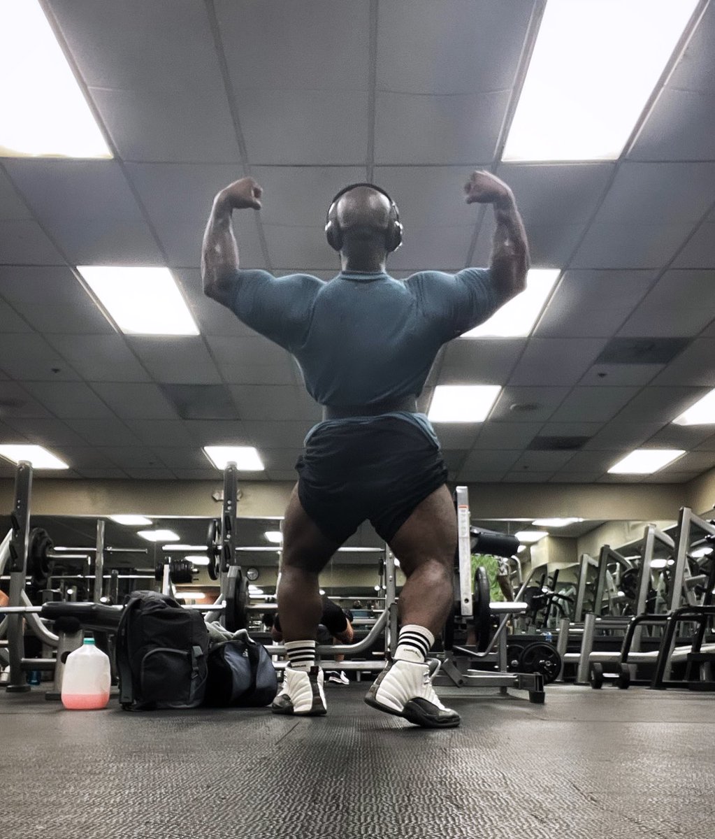 KJoshua21's tweet photo. Big. Body. Benz.
#AlwaysWorking🦾🦾
#CompeteToWin🏆
#CreatingYourMasterpiece🖼 https://t.co/6ubbnefmk4