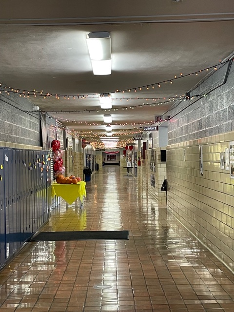 school_scott's tweet photo. More Photos from our "Kindness Never Gets Old" day at SMMS! #SMMSAgainstBullying https://t.co/vCXAZOIECy