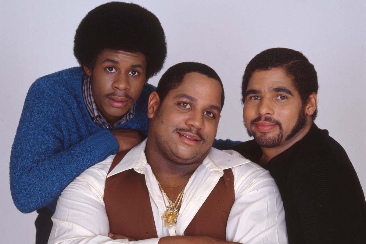 HipHopHoF's tweet photo. #RappersDelight! #SugarHillGang formed in 1979 with #MasterGee, #BigBankHank & #WonderMike! Their Hit Record "Rapper's Delight" was Rap's First Mainstream Success Rhyming Over Chic's "Good Times" by @NileRodgers Sample & Big Bank Hank used #GrandmasterCaz's Lyrics #Inducted2014 https://t.co/HjGtA7pOA2