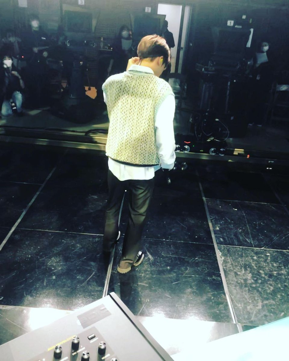 TaeIl_NCTChile's tweet photo. [🌙 I 211101] Publicación de la cuenta de Raiden donde podemos ver a #TaeIl.

"Recuerdos aleatorios de octubre✨ #LoveRightBack".

Cr. dj_raiden_
[TaeIl Chile] https://t.co/c57go3rZbv