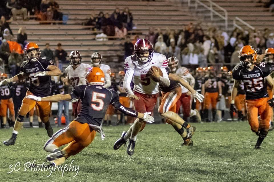 ScottScalf's tweet photo. Braylon left is all on the field against Coldwater! 1 Int, 3 Tds and 5 for 5 XP! #delphosJefferson #locosexpress #classof2023 https://t.co/oFLrBsE3D4