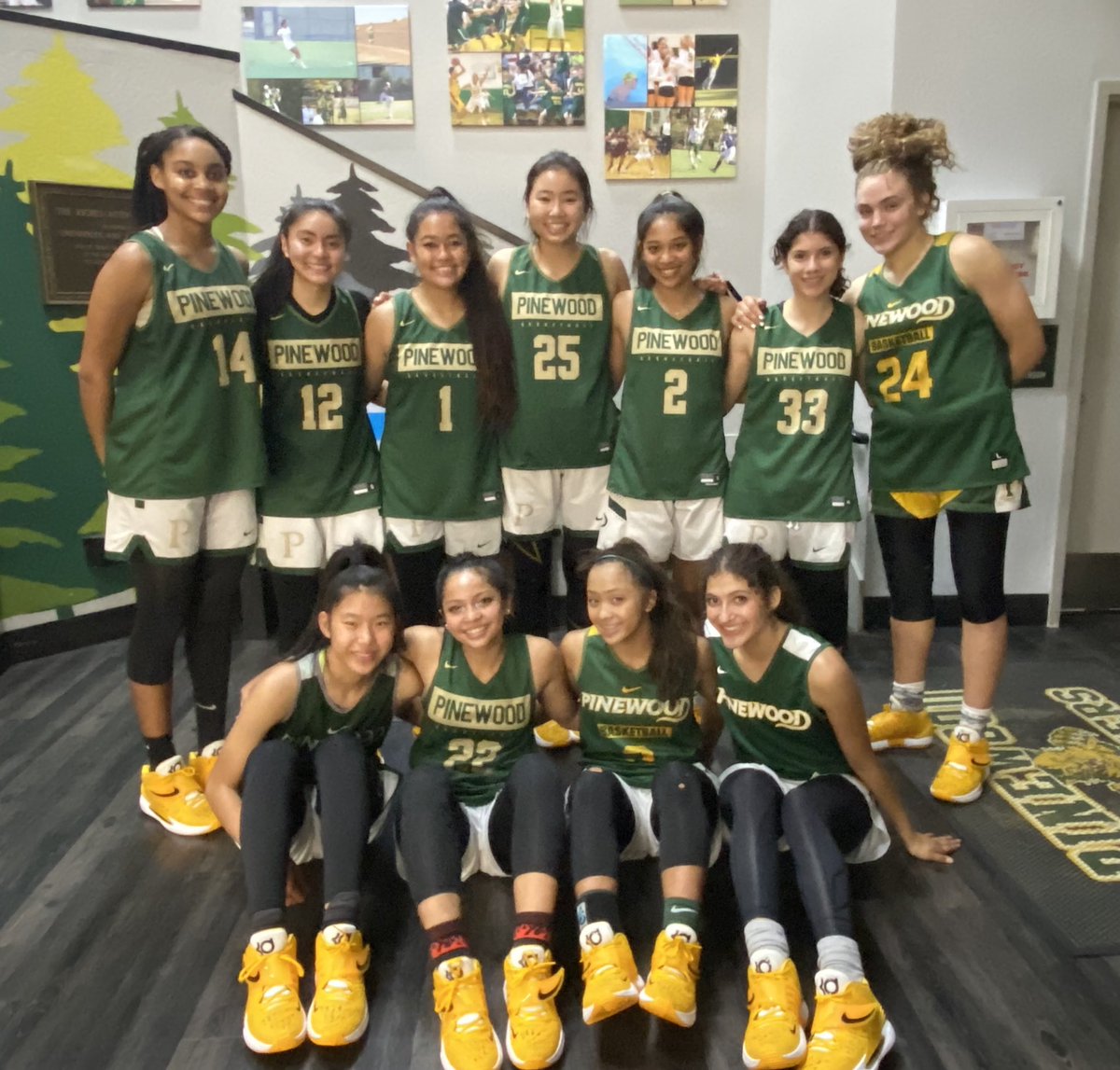 Pinewood_gbb's tweet photo. First day of practice ✔️
Great energy and great start to the season, all while doing it in the new KDs 👀

Thank you @TDNike and @JillNoe for them‼️ We can’t thank you and the rest of the Nike family enough for all that you do for us! We truly appreciate it! #Nikefamily https://t.co/1LD0GpLlXP