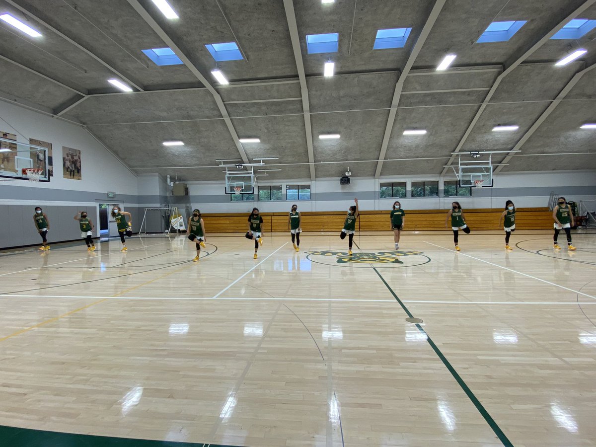 Pinewood_gbb's tweet photo. First day of practice ✔️
Great energy and great start to the season, all while doing it in the new KDs 👀

Thank you @TDNike and @JillNoe for them‼️ We can’t thank you and the rest of the Nike family enough for all that you do for us! We truly appreciate it! #Nikefamily https://t.co/1LD0GpLlXP