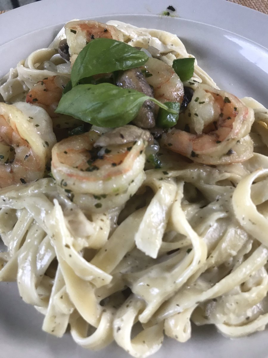 PapiCocina's tweet photo. Fettuccine de camarones… #PapiCocina https://t.co/4YGTJCDBDL