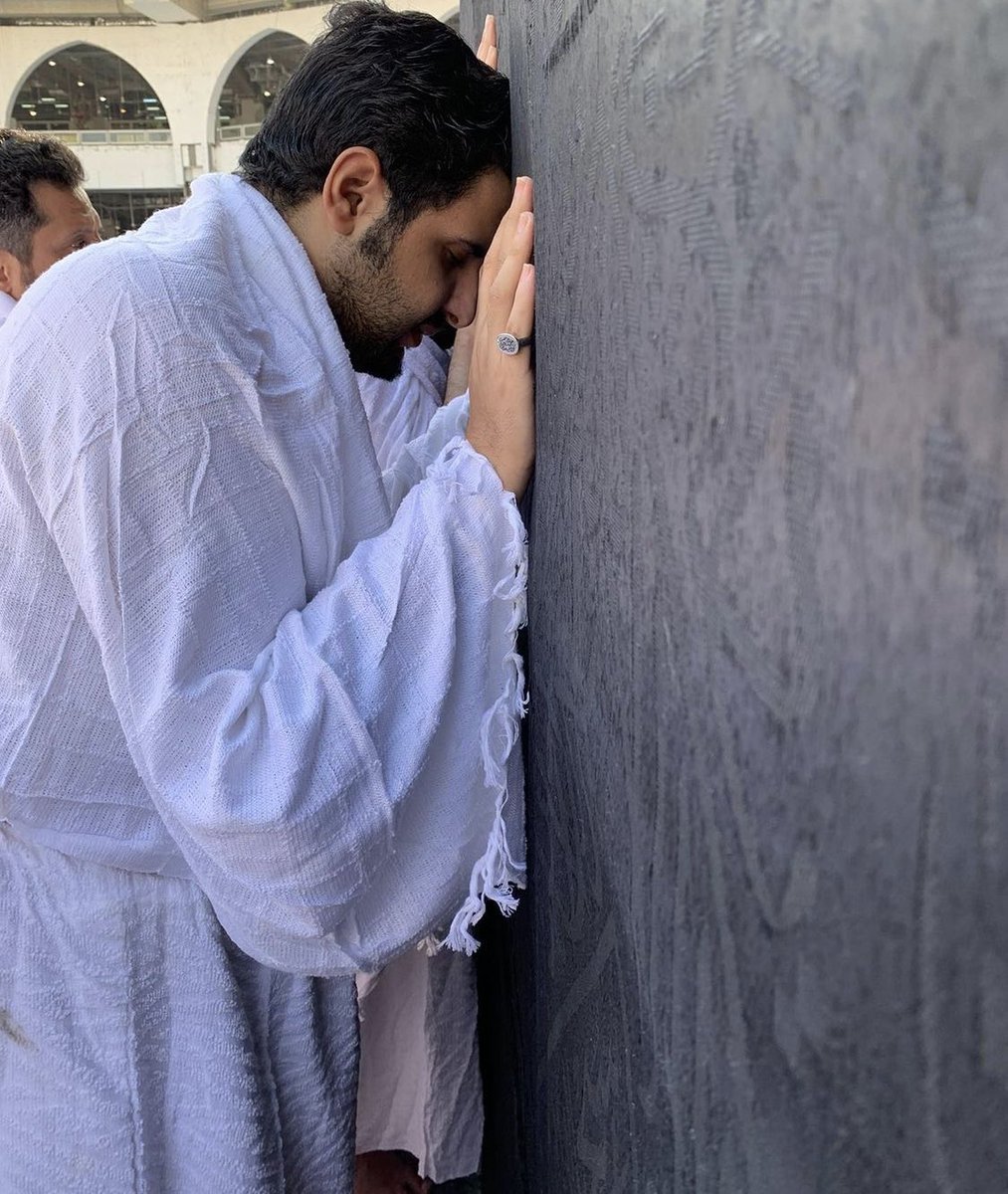 lubnaAlkhamis's tweet photo. إنا لله وإنا إليه راجعون .. 

 اللهم ارحم عبدك #سعود_بن_عبدالرحمن_بن_عبدالعزيز  واخلف عليه شبابه بالجنة وجازه عن دماثة خلقه وسماحة جانبه وطيب أثره .. وانزل على قلب والدته واخوته ومحبيه واسع الصبر والأجر .. وعميق السكينة والسلامة والسلوى https://t.co/1ujLv5Cgi1