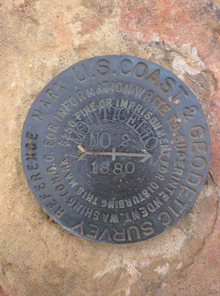 tuleyomeorg's tweet photo. Happy #MonumentalMonday! ⛰️Check out these photos from the top of Berryessa Snow Mountain National Monument- you can spot a U.S. Coast &amp; Geodetic Survey reference mark! 

#USCGS #Nature #Mountain #NPS #outdoors https://t.co/OOcqEEpXn5