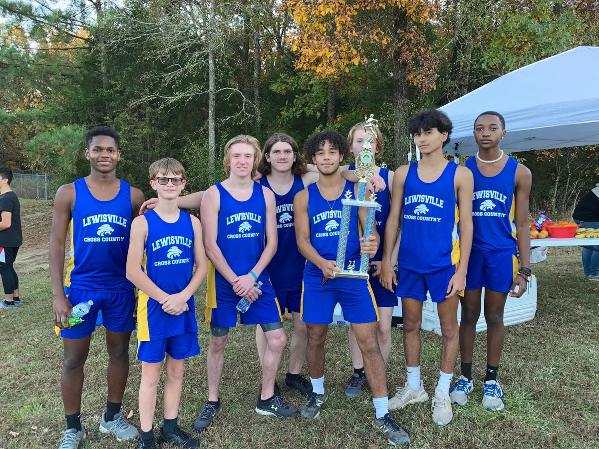 CNR_Sports's tweet photo. Congrats to the Lewisville boys and Great Falls girls for first place finishes at today’s Chester County Cross Country Championship. https://t.co/oOal3mSUpU