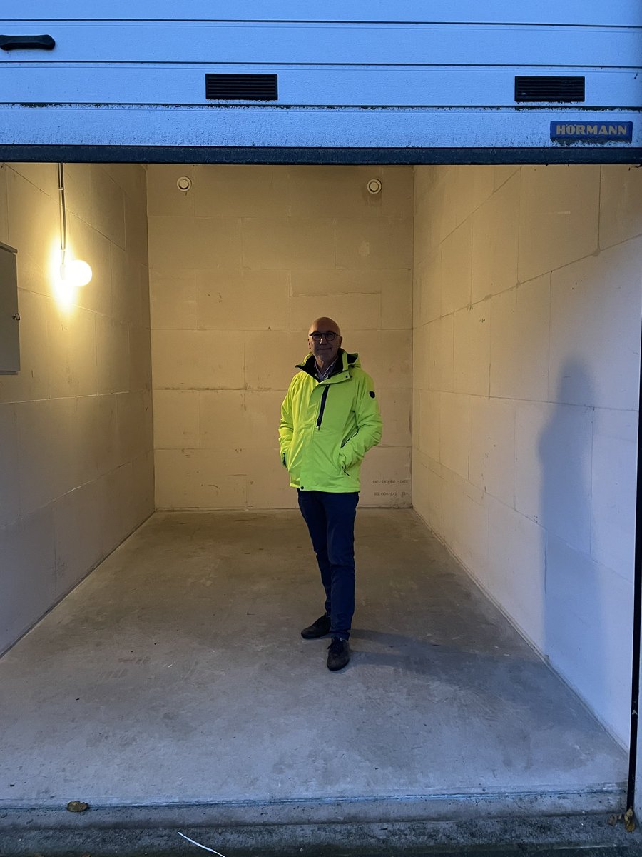 Pelsje's tweet photo. Garage te huur in Breda. Gaffelstraat. Interesse? DM mij. https://t.co/GNSqJXhYfa
