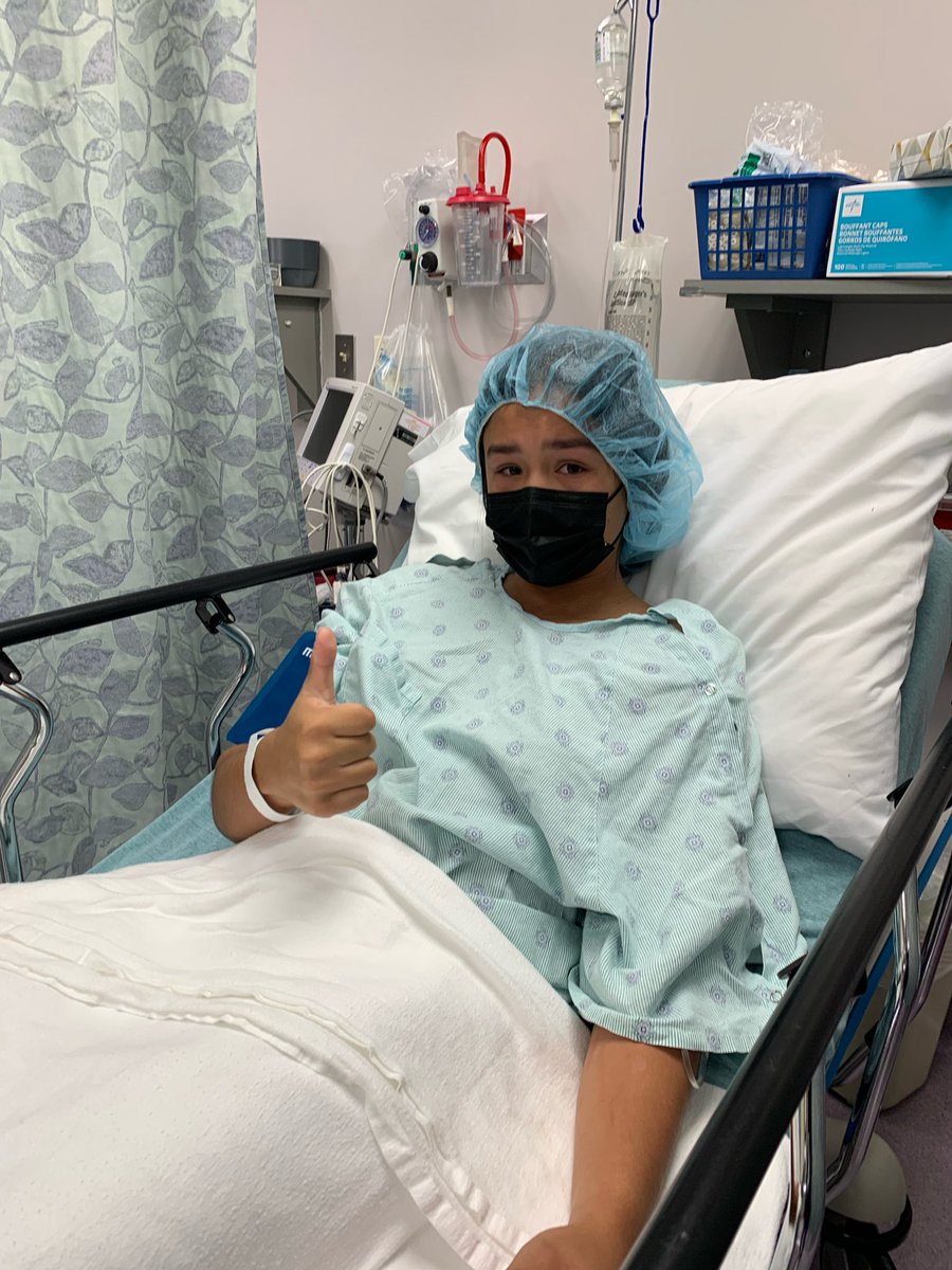 AlisonLopez2022's tweet photo. 1st Picture: The Day I Tore My ACL

2nd Picture: The Day Of My ACL Reconstruction Surgery

3rd Picture: The Beginning Of My Recovery Process

I’m an Uncommited 2022 who’s softball journey was unexpectedly re routed. Now, I’m ready to get back to work. 💪🥎❤️ https://t.co/H2sQ1vSKvH