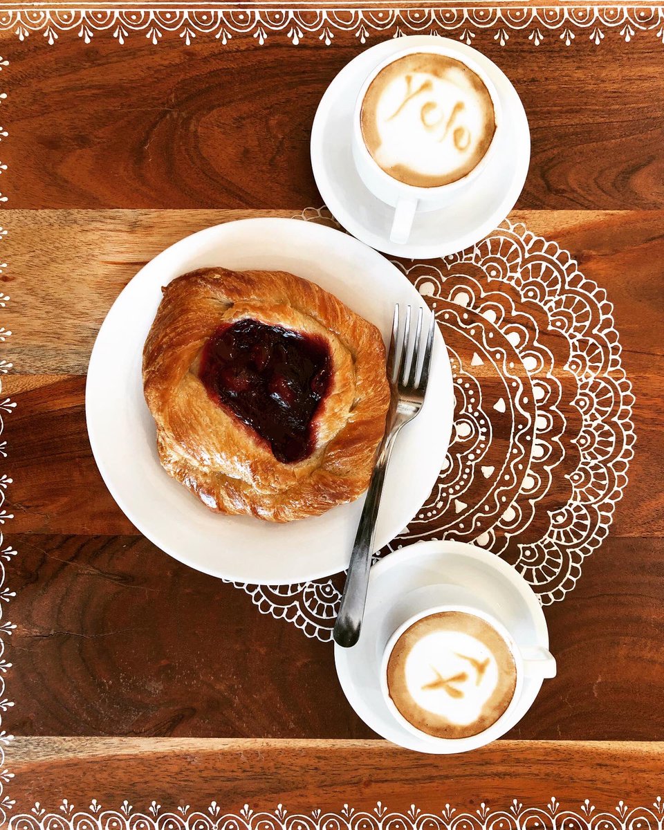 YOLO_TX's tweet photo. #KarmaCoffee is bringing back good karma to @visitsouthpadre! When you need a little pick-me-up, grab a ☕️&amp; a good 📖 before heading out to the 🏖.

#CafeKarma whips up sweet delectables anytime of the day!

Find out how this cafe flipped the script on traditional coffee houses. https://t.co/5IGjfeZ61C