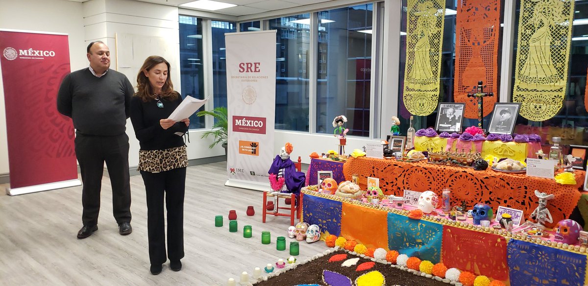 EmbaMexCan's tweet photo. Gracias a las Calaveritas que nos regalaron @soyirenelevy y el @canmexlab para la celebración del #DiaDeMuertos https://t.co/Mig0kxi96I