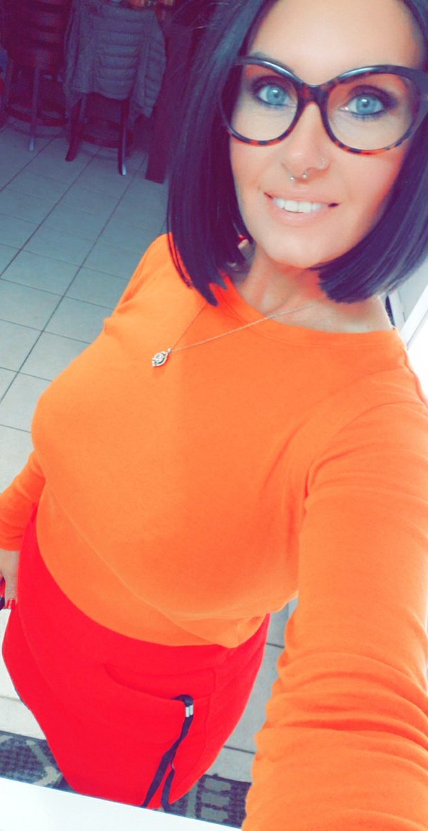Amber_82_'s tweet photo. #halloween2021 #scooby #velma https://t.co/9ytFxBZJvf