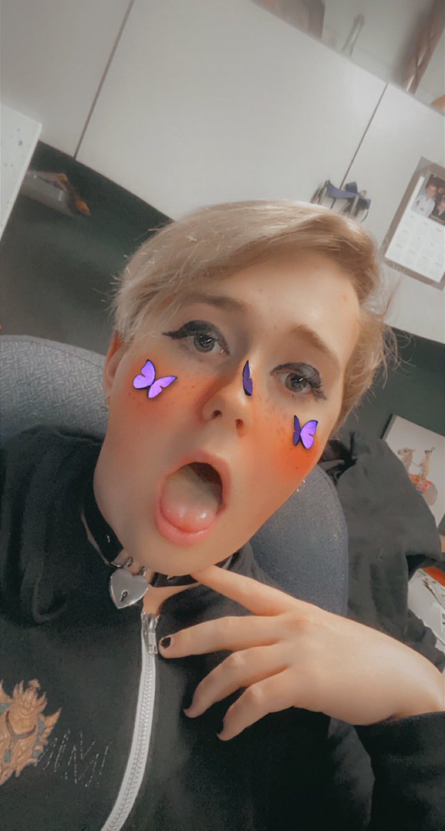 LFemBoy_'s tweet photo. My mouth is open and waiting for someone to claim it hehe~ I want a maid dress! #femboy https://t.co/KEdoKxhzWd