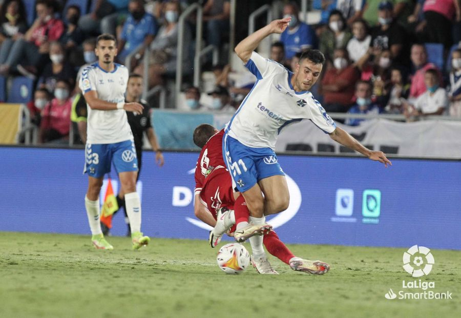 jv_sports's tweet photo. 👉 El @CDTOficial doblegó 4⃣ 0⃣ al @Burgos_CF de @Claudiomedina16 

💪 @AlexCorredera10 @AlejandroMiquel @EladyZorrilla, titulares de nuevo en los insulares

#JVSports #PonUnJVenTuVida #WeAreWinners #TenerifeBurgos #Corredera #ÁlexMuñoz #Elady #ClaudioMedina #LaLigaSmartBank🇪🇸 https://t.co/lZMDI1UShL