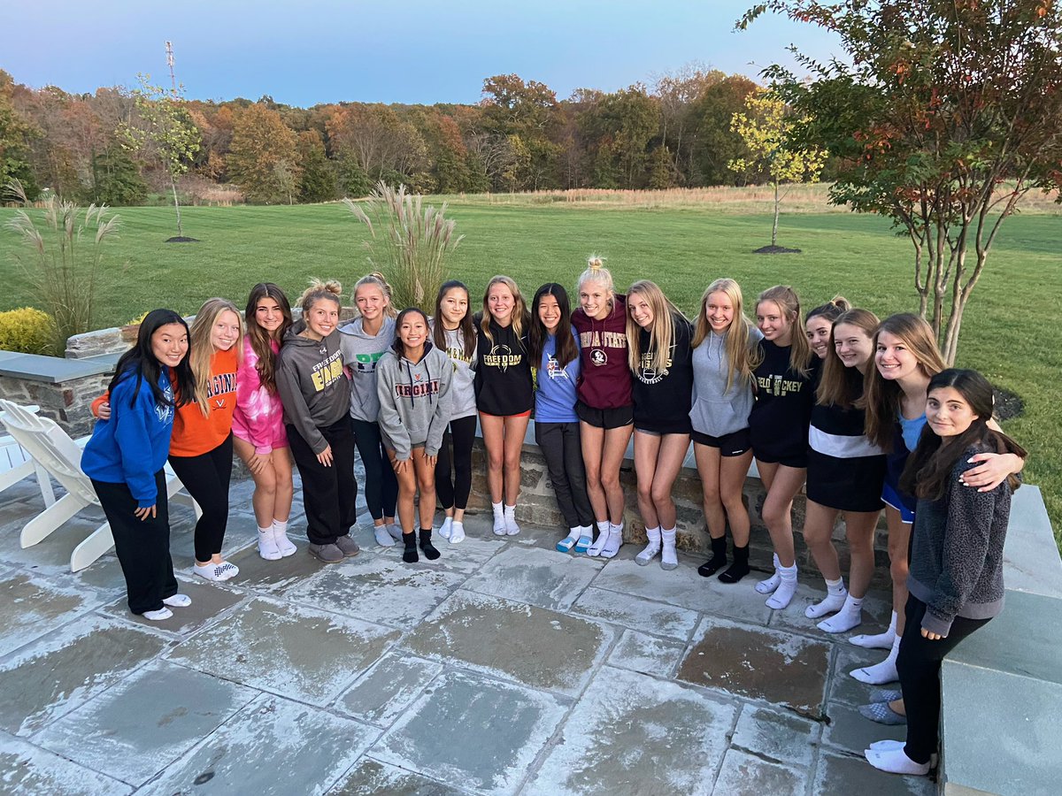 Team pasta dinner before tomorrow’s big regional game! 💛🍝🏑