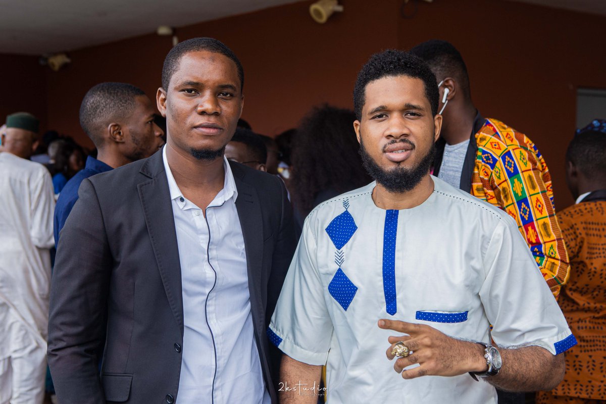asmamorii's tweet photo. Mister @Jupiterdavibe.
C'était à la dédicace du livre LA'MINE D'OR du bro @abbadembabarry
#business #billetfacile #FutureChallenge #young #livres @billetfacille @LamineGuirassy
📸 @2KstudioPhoto https://t.co/ICeFPNUu6E